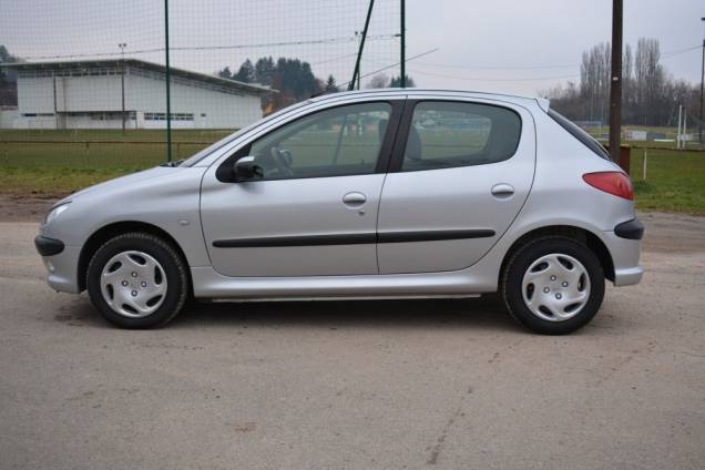 PEUGEOT 206 1.4 75 CV 5 PORTES / BOITE AUTOMATIQUE / 1ère MAIN / 11500 KMS 7