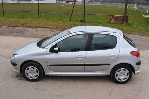 PEUGEOT 206 1.4 75 CV 5 PORTES / BOITE AUTOMATIQUE / 1ère MAIN / 11500 KMS 8