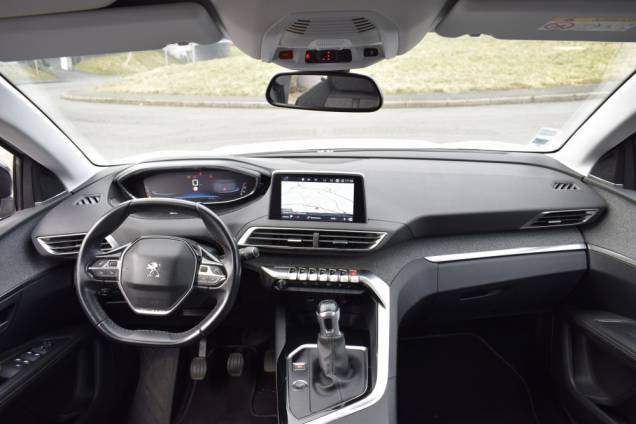 PEUGEOT 3008 ALLURE 130 CV BVM 12