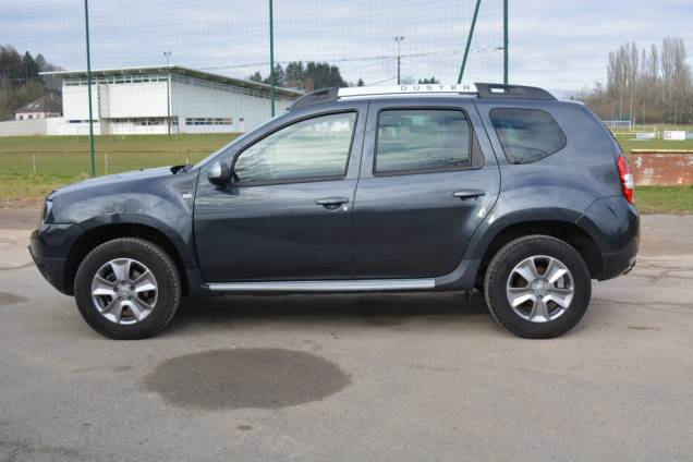 DACIA DUSTER 4X4 PRESTIGE 1.6 105 CV / CROCHET D'ATTELAGE / 38900 KMS / SELLERIE CUIR 7