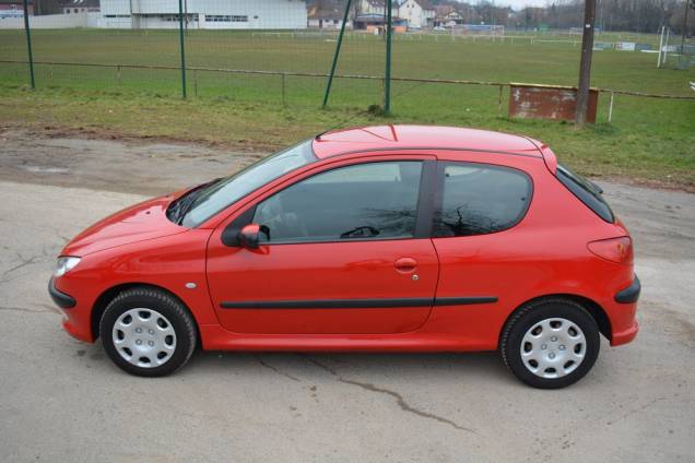 PEUGEOT 206 1.4 75 CV  8